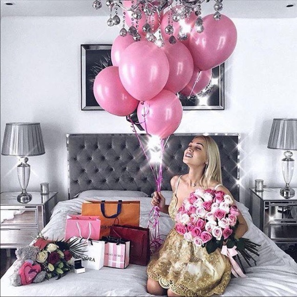 Meet your Posher, Giselle - Picture 1 of 1